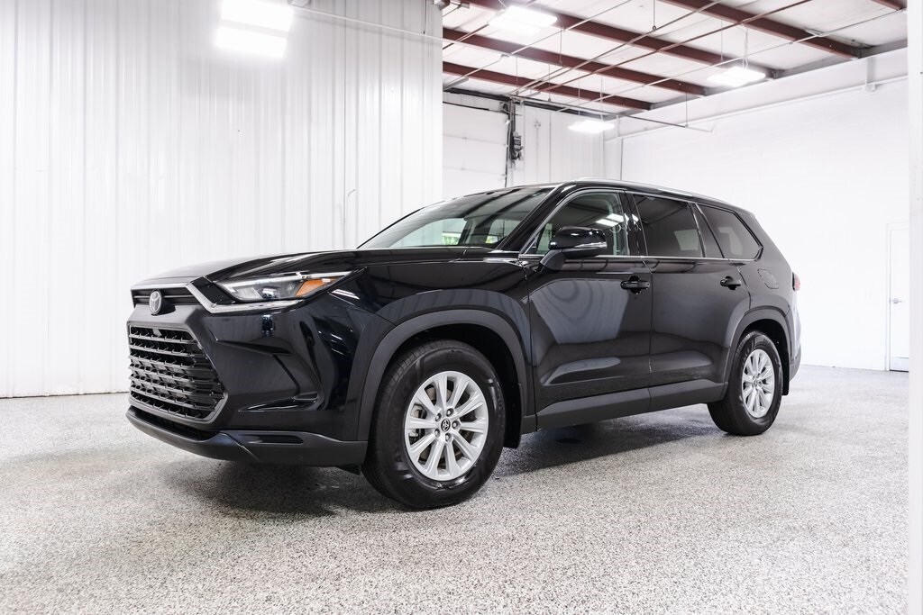 2024 Toyota Grand Highlander XLE photo 2