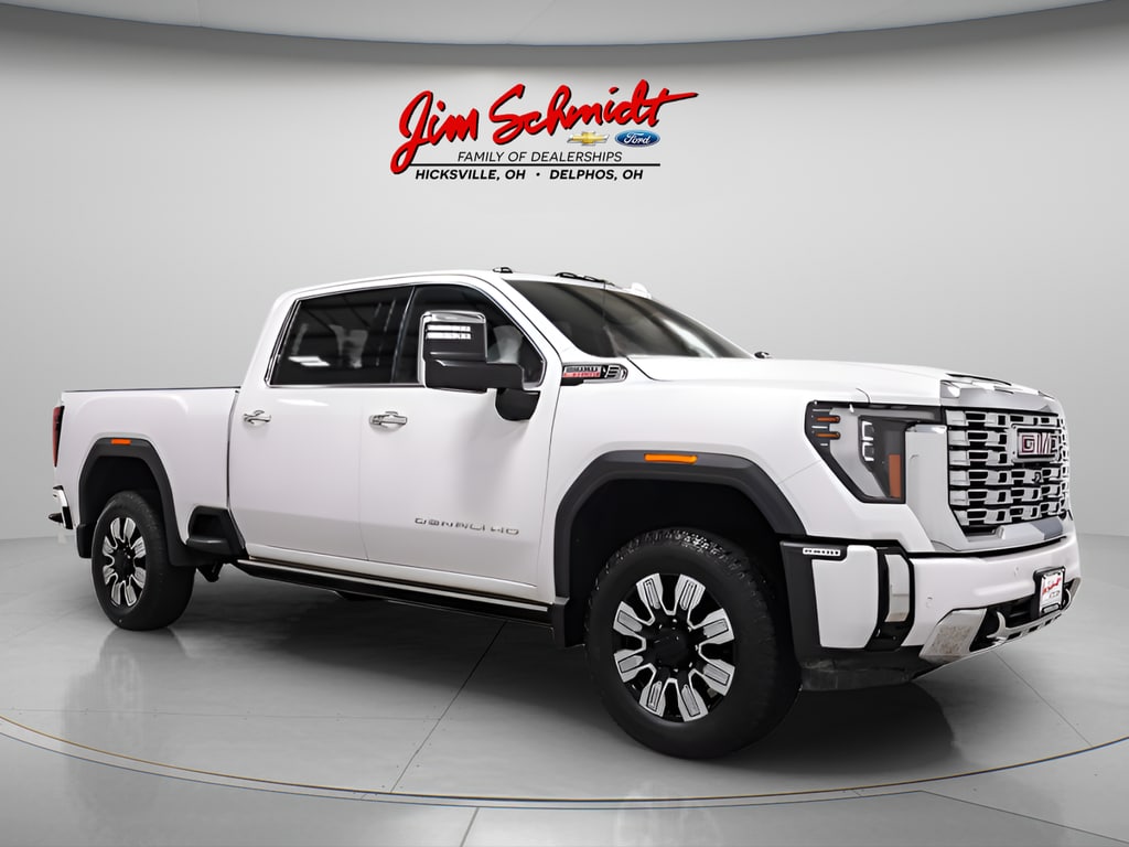 2025 GMC Sierra Denali 4WD Crew Cab Standard Box's photo