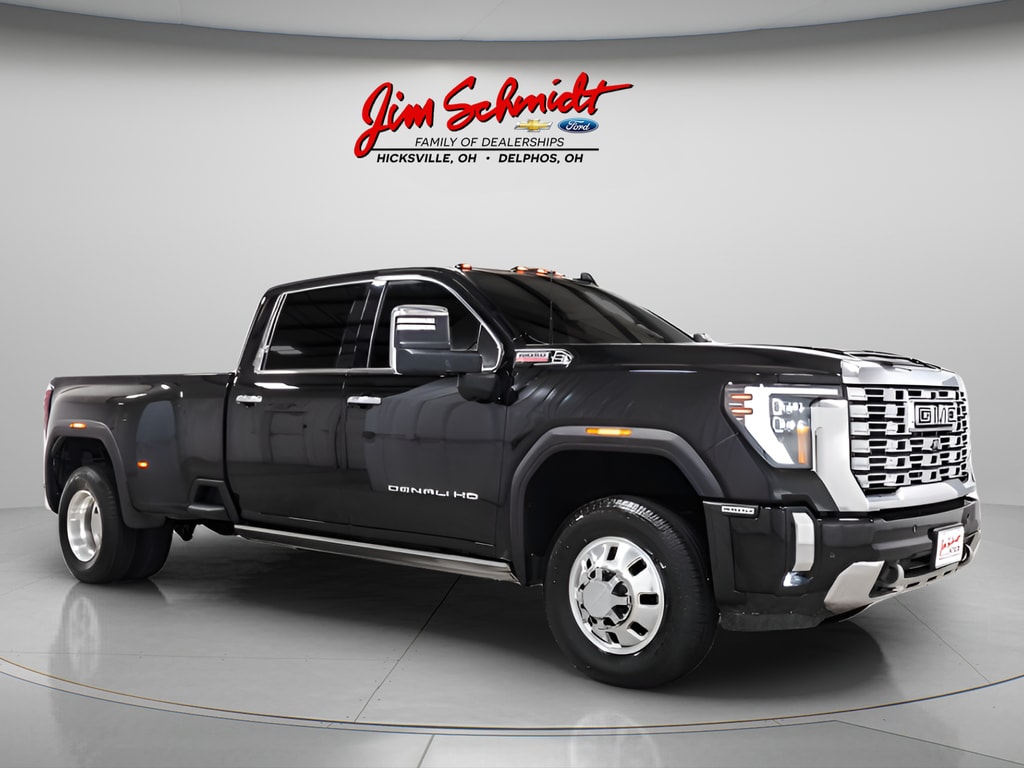 2025 GMC Sierra Denali 4WD Crew Cab Standard Box SRW's photo