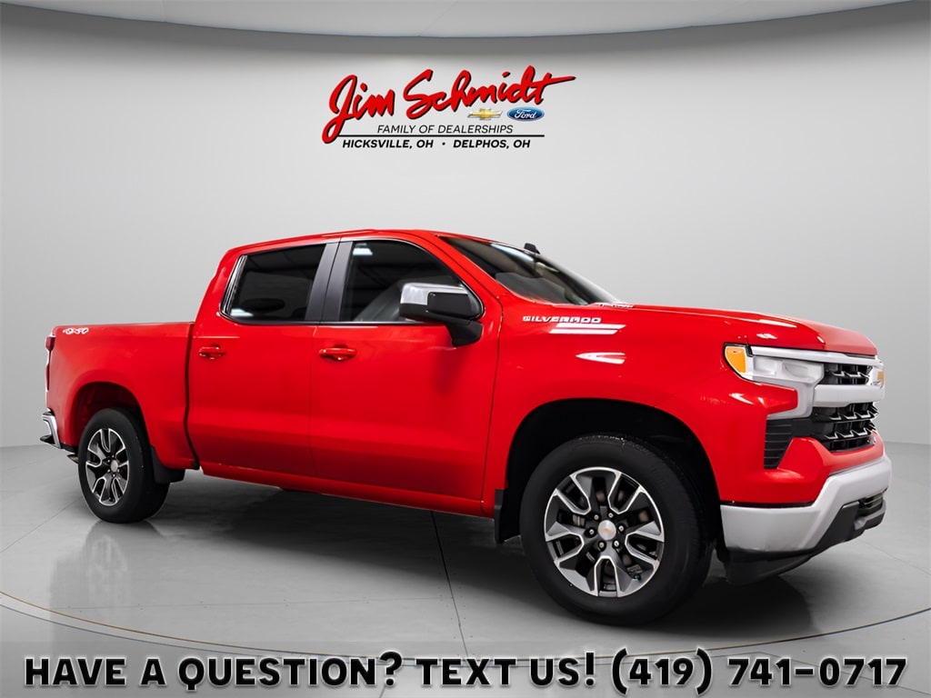 2025 Chevrolet Silverado 1500 LT's photo