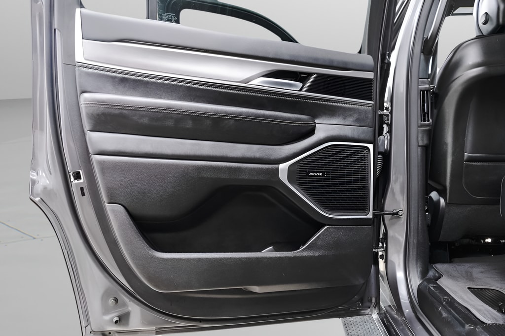 2025 Jeep Wagoneer Series II - Photo 32
