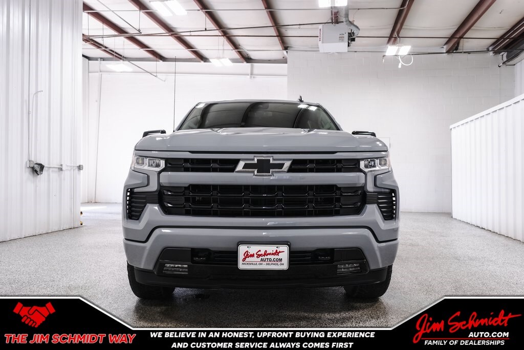 2024 Chevrolet Silverado 1500 RST photo 2