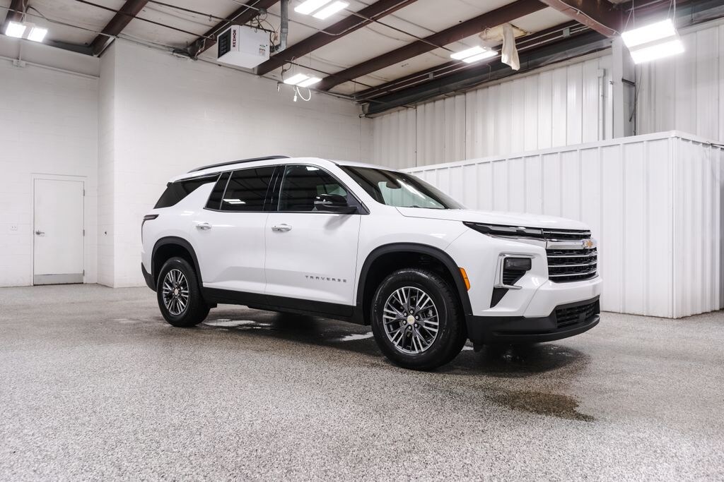 Used 2026 Chevrolet Traverse LT SUV