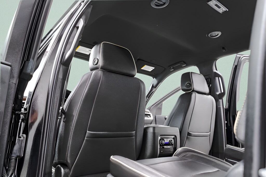 2023 Chevrolet Suburban Premier - Photo 29