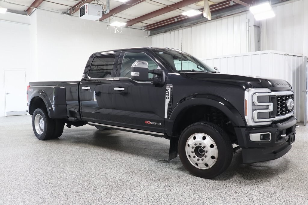 2024 Ford F-450 photo 2