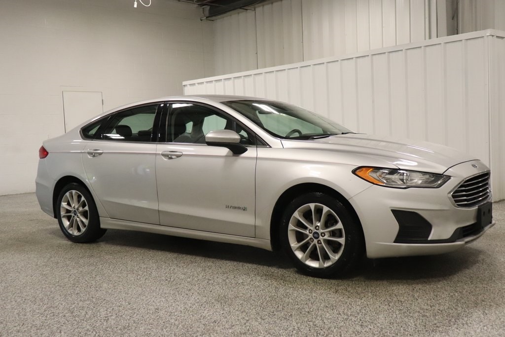 Used 2019 Ford Fusion Hybrid SE with VIN 3FA6P0LU2KR195645 for sale in Hicksville, OH