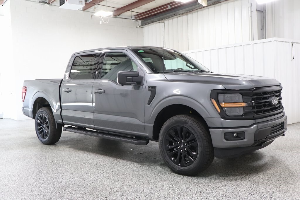 2025 Ford F-150 XLT photo 2