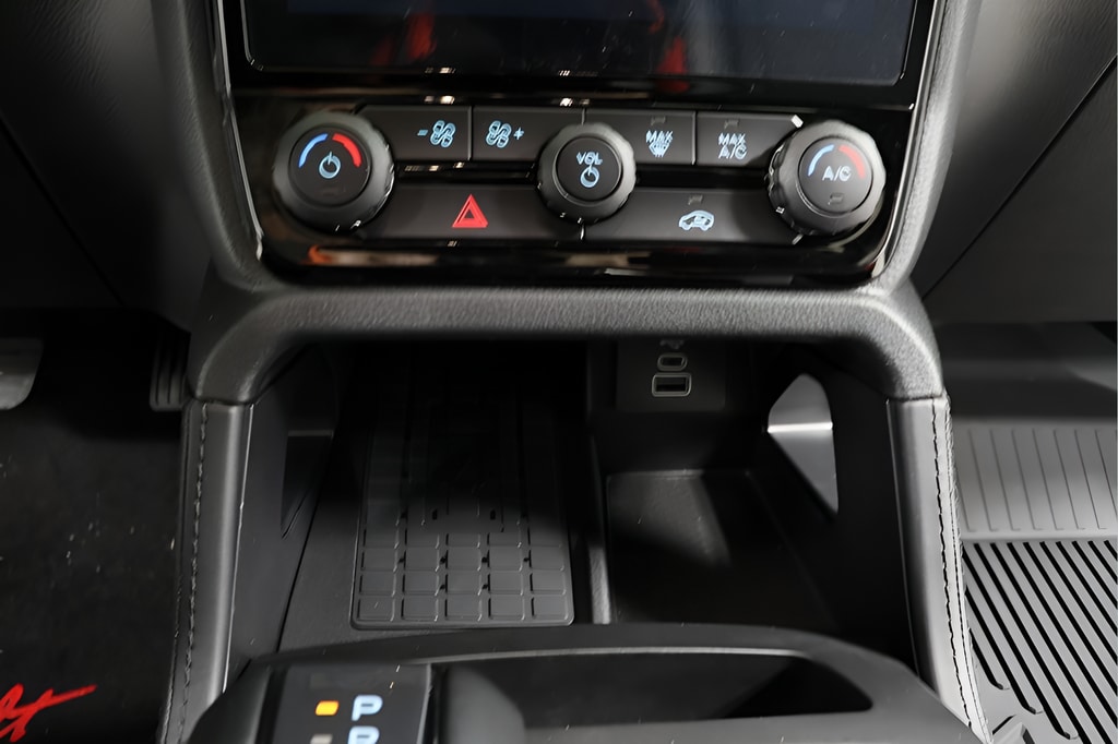 2025 Ford Ranger Raptor - Photo 9