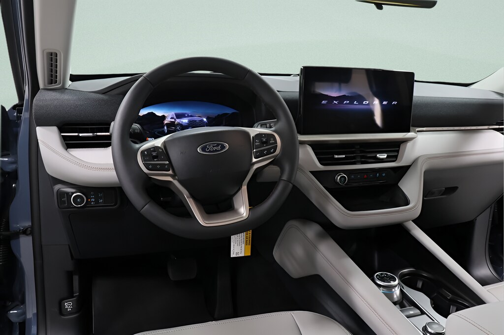 2026 Ford Explorer Active - Photo 8