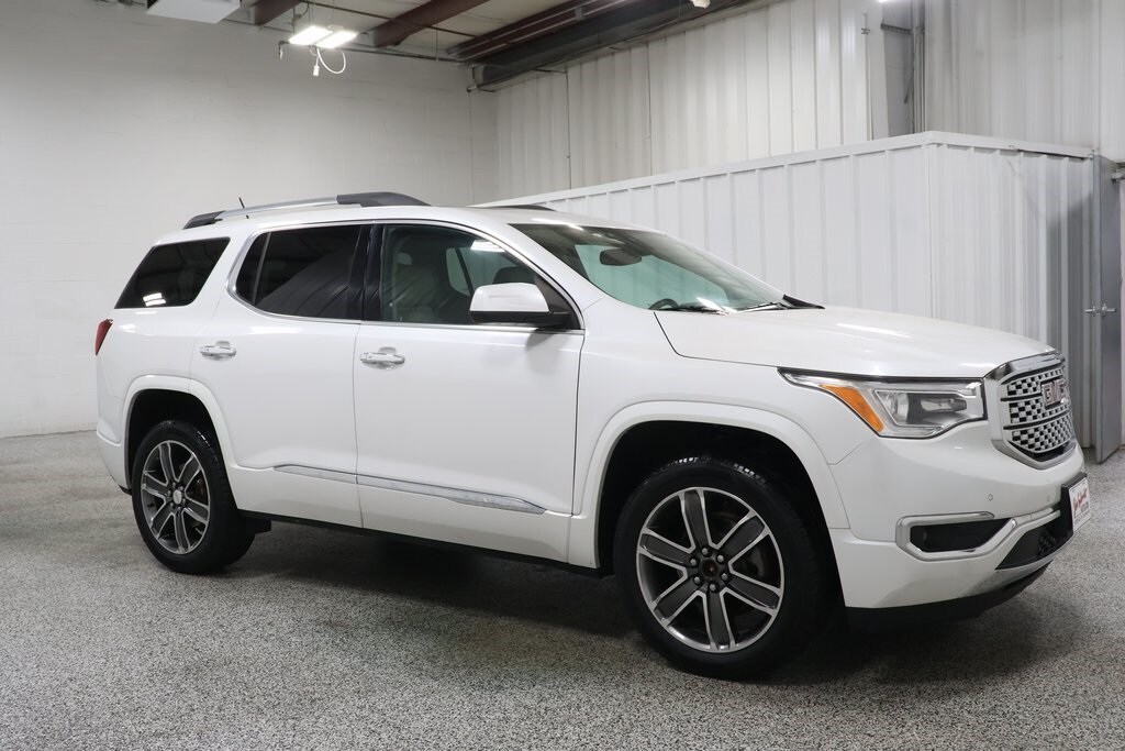 2018 Gmc Acadia Denali photo 2