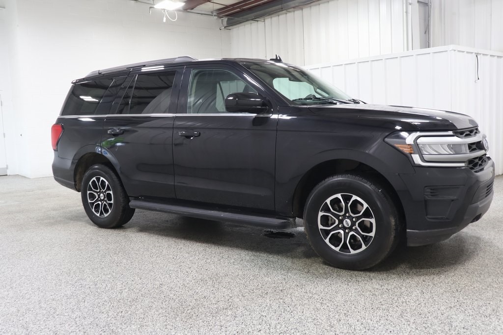 Used 2023 Ford Expedition XLT with VIN 1FMJU1J88PEA22078 for sale in Hicksville, OH
