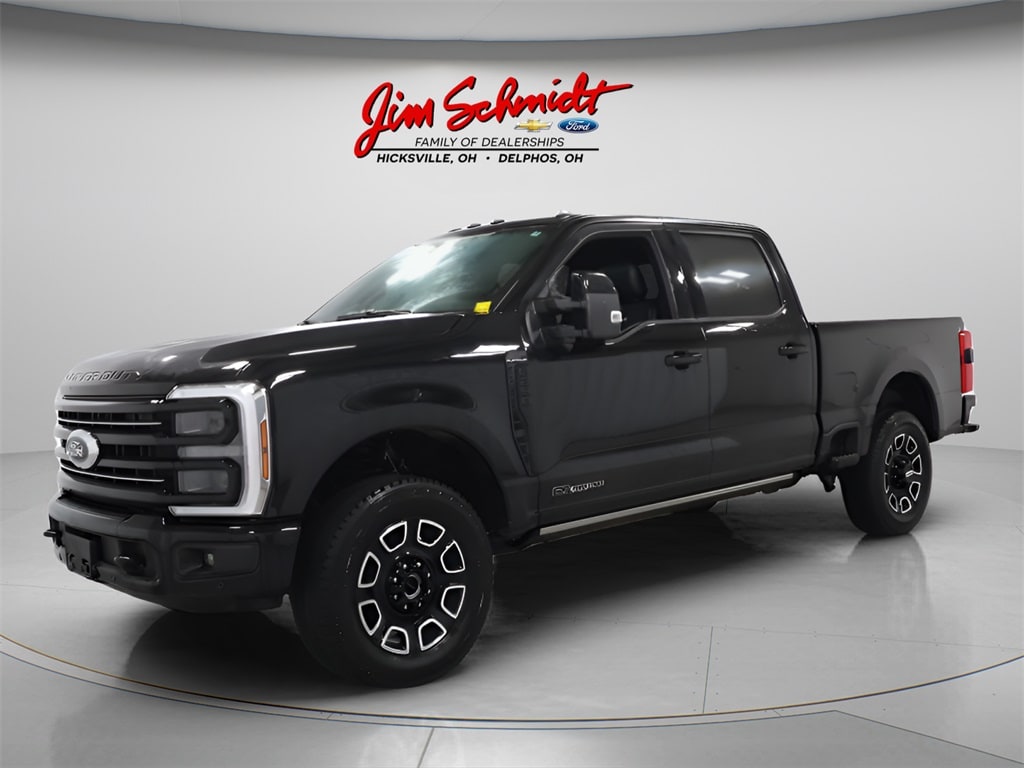 2025 Ford F-250 Super Duty Platinum's photo