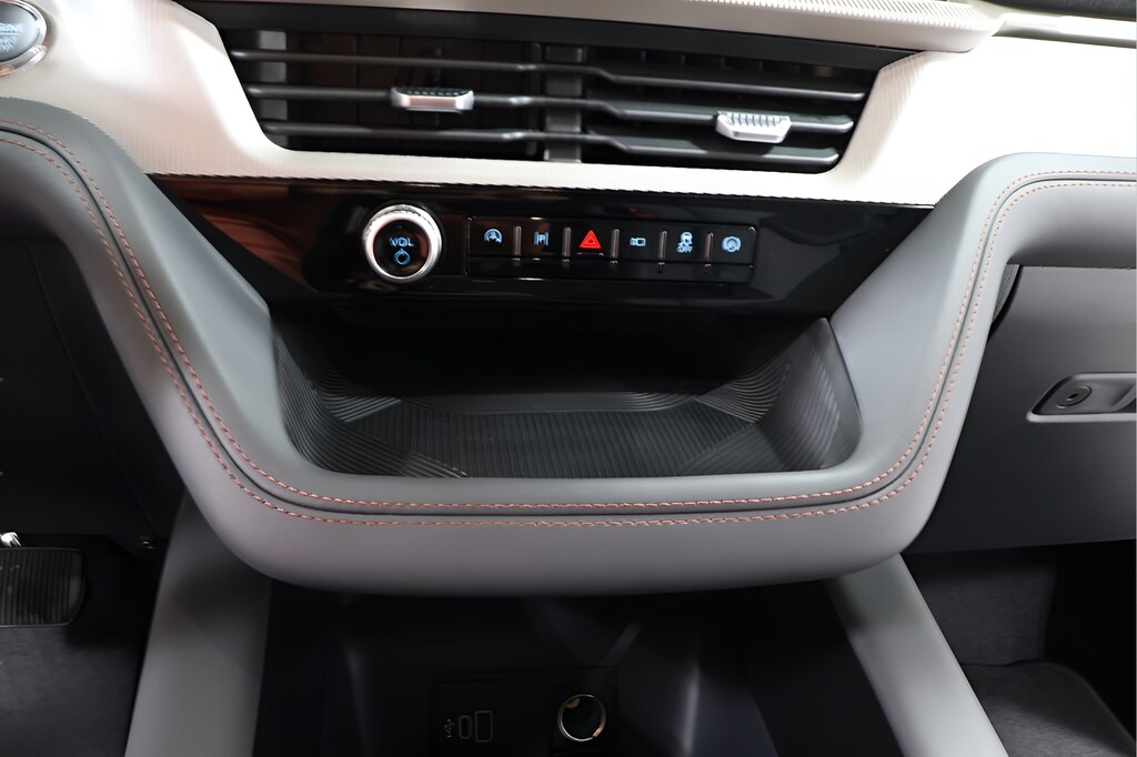 2026 Ford Explorer Active - Photo 9