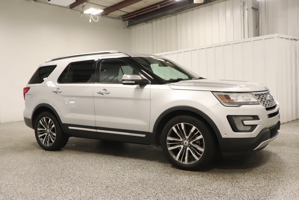 Used 2016 Ford Explorer Platinum with VIN 1FM5K8HT8GGC02126 for sale in Hicksville, OH