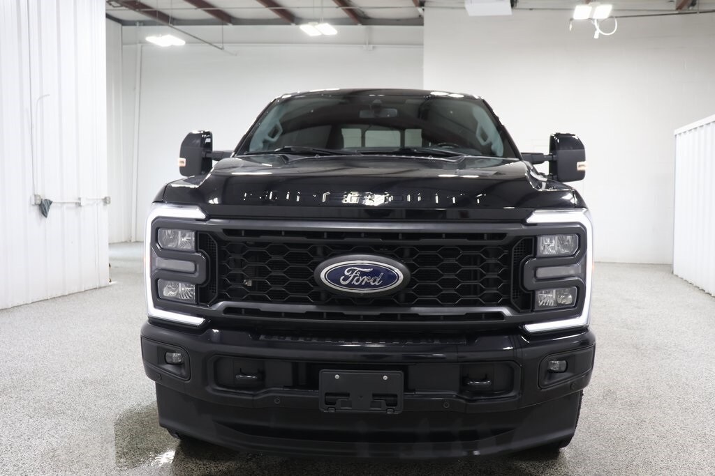 2023 Ford F-250 photo 2