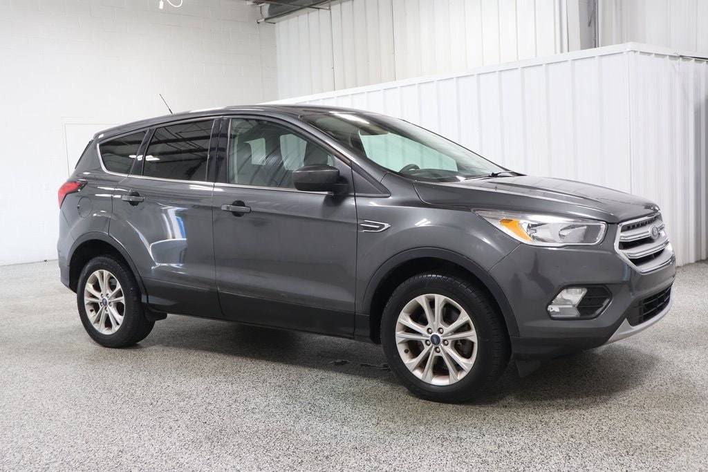 Used 2019 Ford Escape SE with VIN 1FMCU9G92KUB33635 for sale in Hicksville, OH