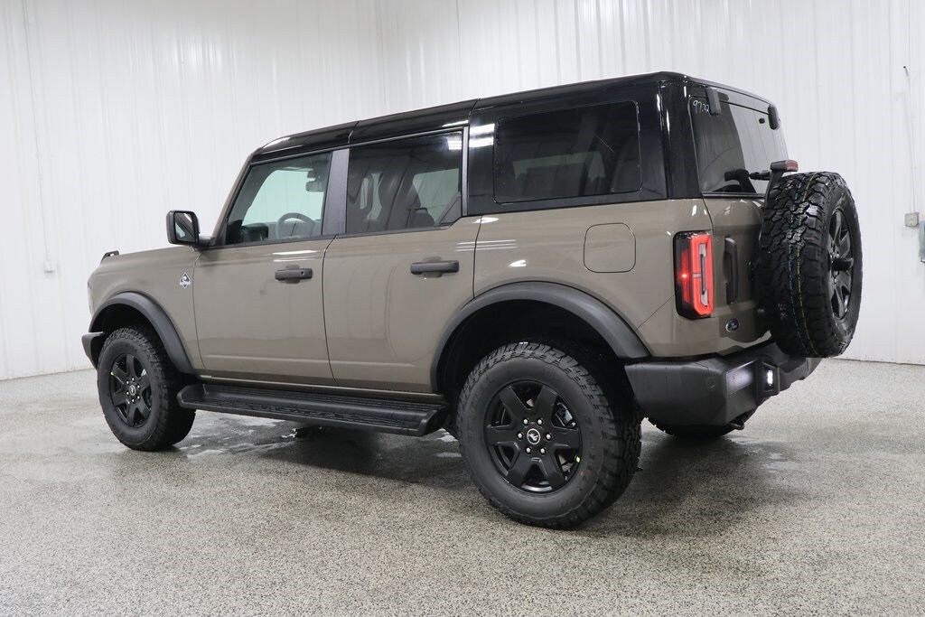 2025 Ford Bronco Outer Banks photo 4