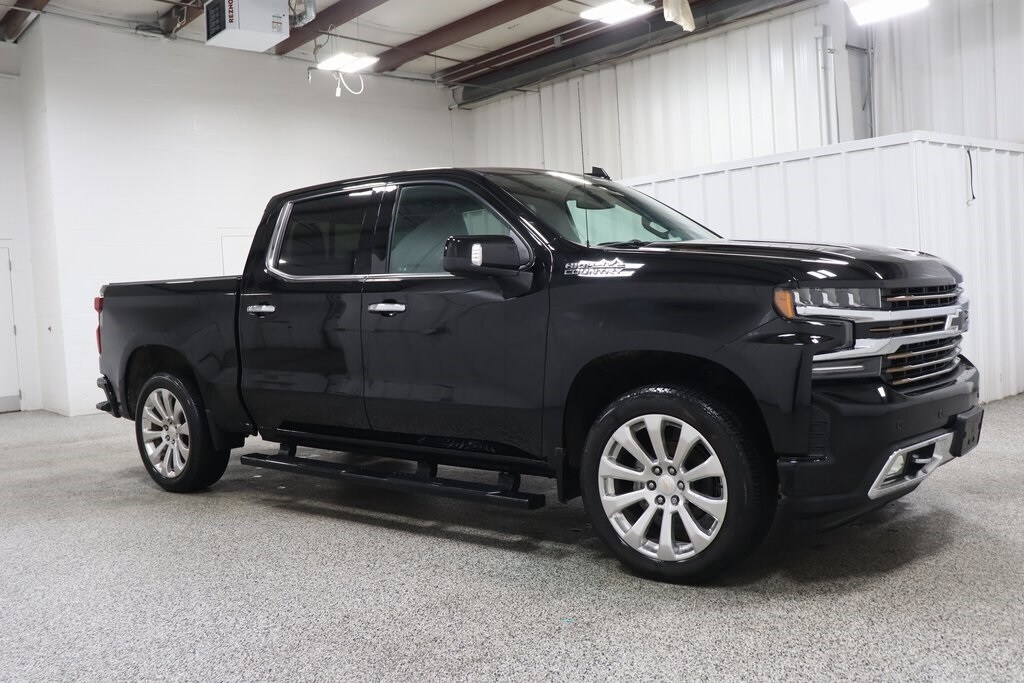 Used 2022 Chevrolet Silverado 1500 Limited High Country with VIN 1GCUYHED8NZ162529 for sale in Hicksville, OH