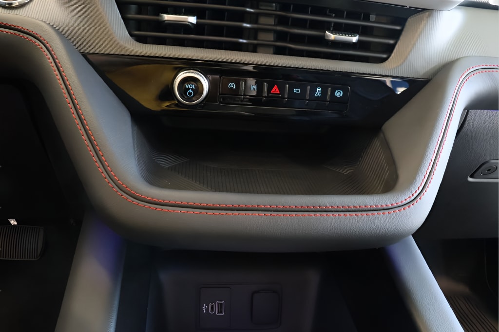 2026 Ford Explorer ST-Line - Photo 10