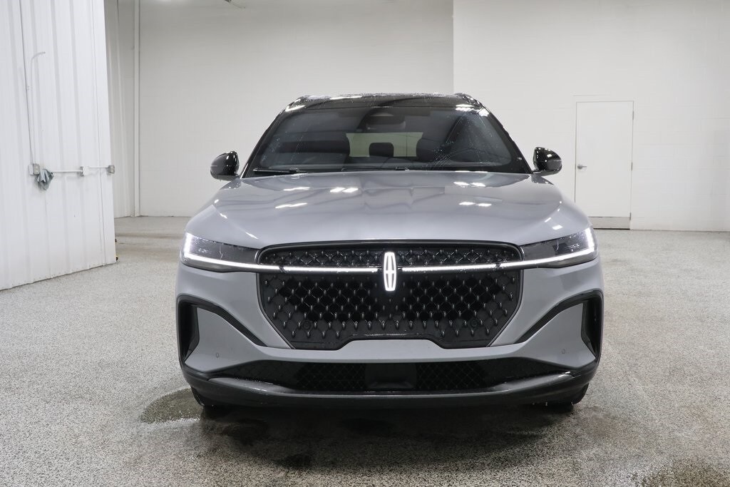 2025 Lincoln Nautilus Reserve photo 3