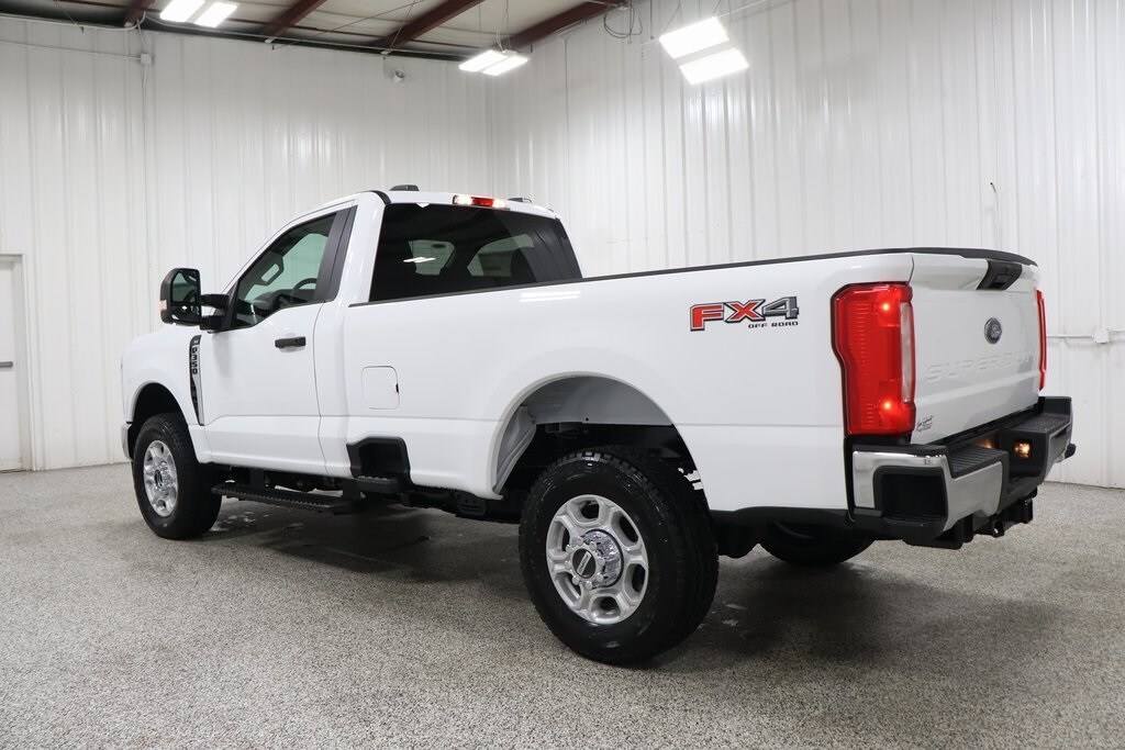 2025 Ford F-350 photo 4