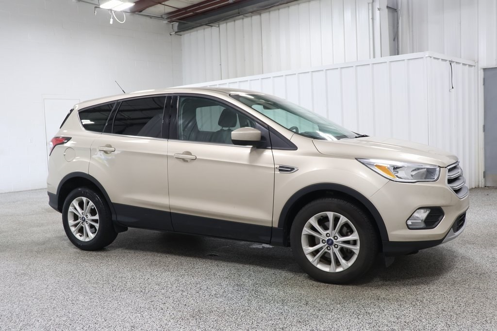 Used 2017 Ford Escape SE with VIN 1FMCU0GD7HUA80486 for sale in Hicksville, OH