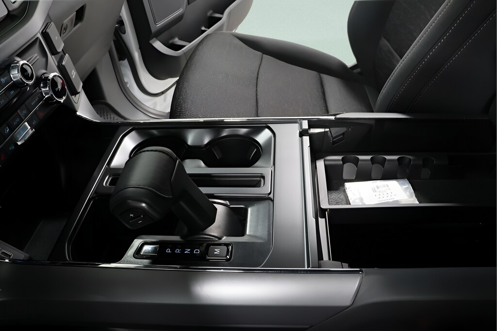 2025 Ford F-150 XLT - Photo 18