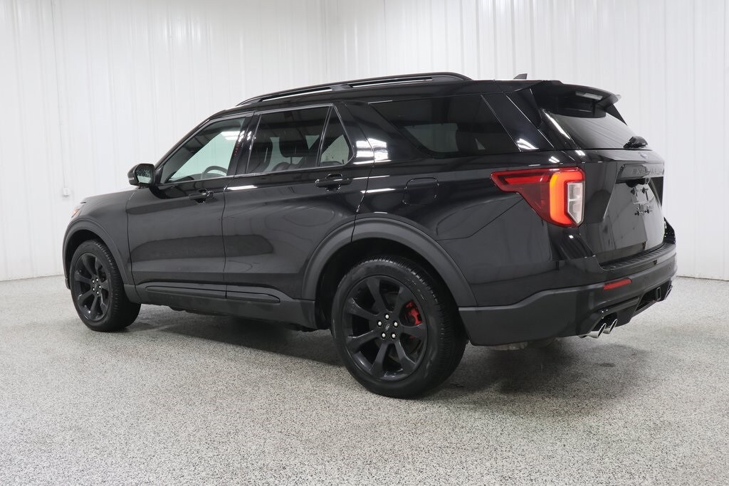 2022 Ford Explorer ST photo 3