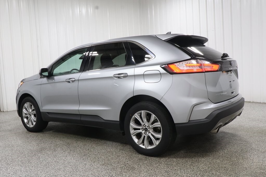 2024 Ford Edge Titanium photo 3
