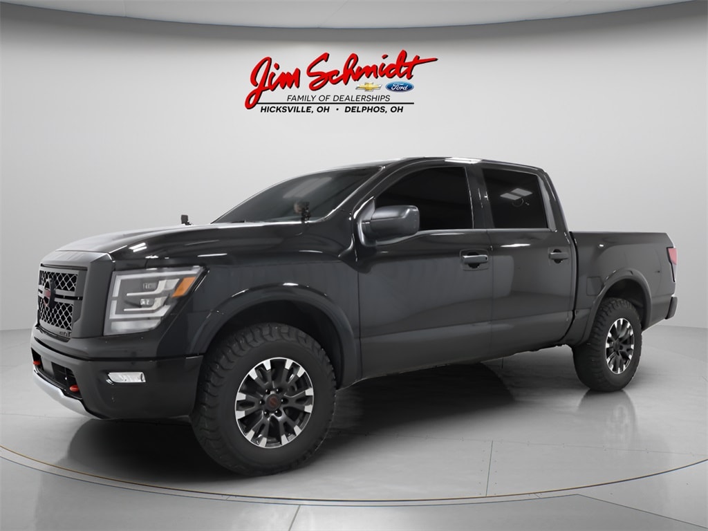 2024 Nissan Titan PRO-4X's photo