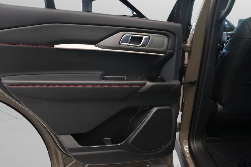 2026 Ford Explorer ST-Line - Photo 22