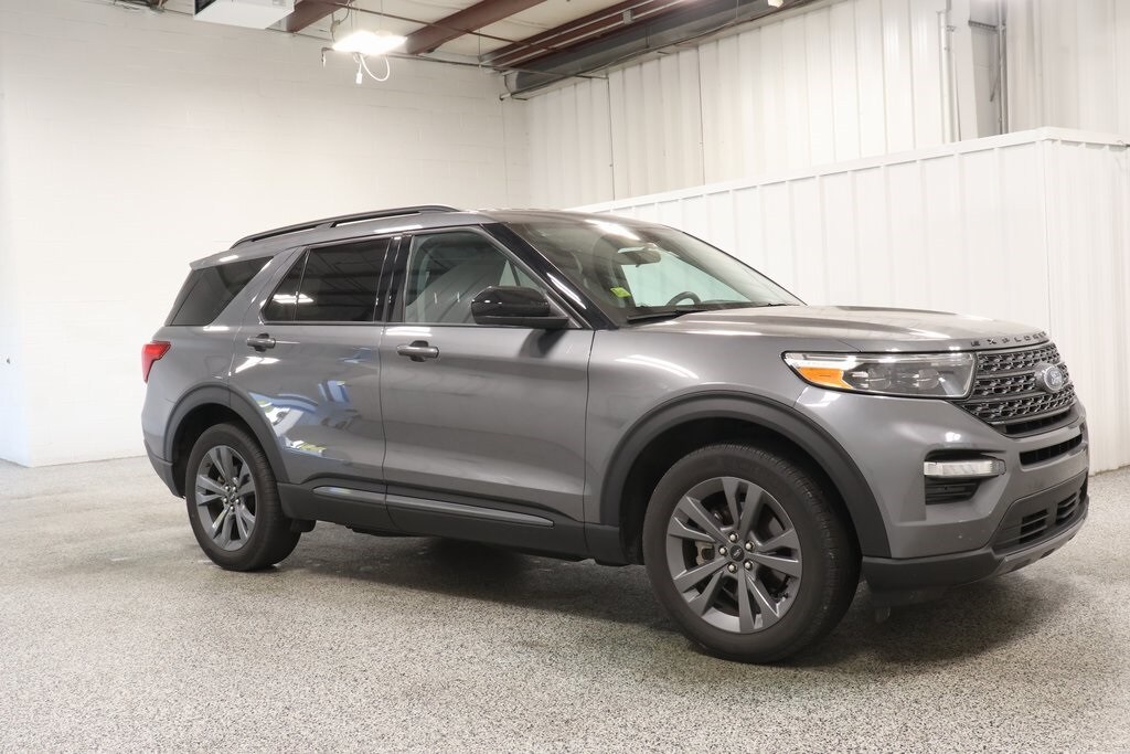 2023 Ford Explorer XLT photo 2