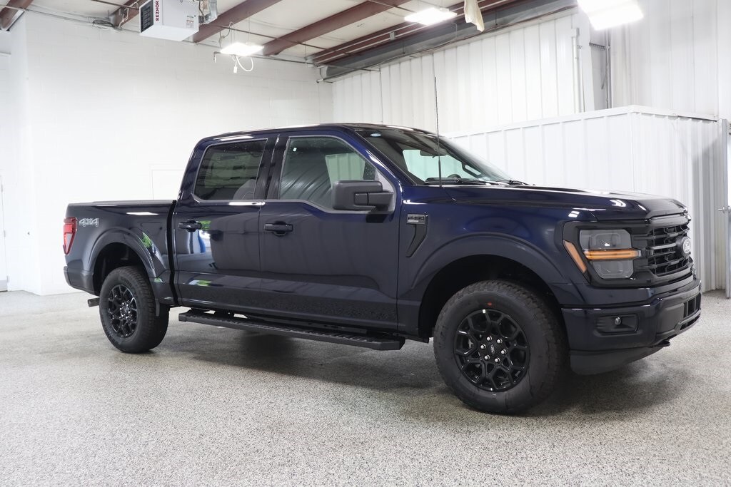 2025 Ford F-150 XLT photo 2