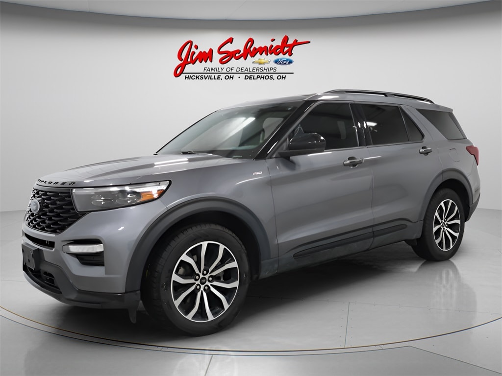 2022 Ford Explorer ST Line's photo