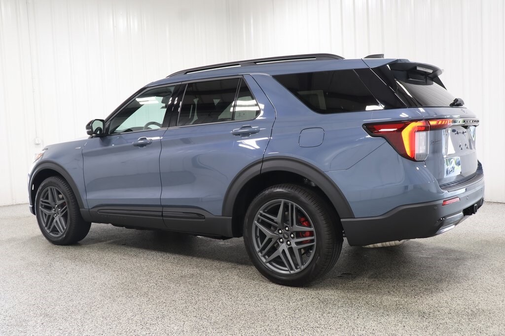 2025 Ford Explorer ST-Line photo 3