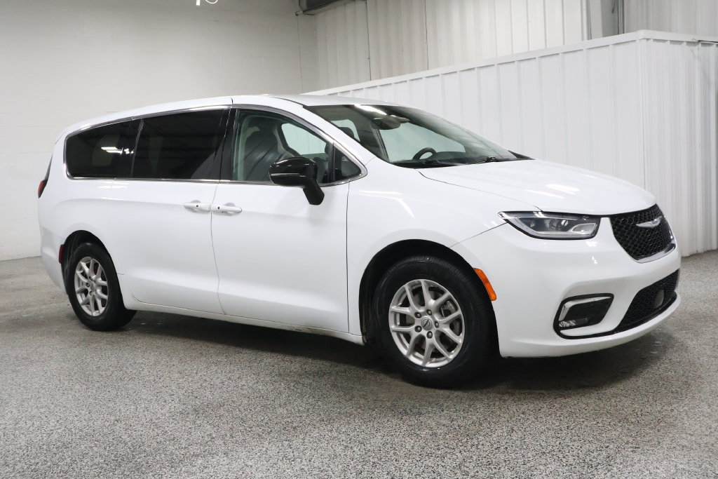 Used 2024 Chrysler Pacifica Touring L Minivan/Van