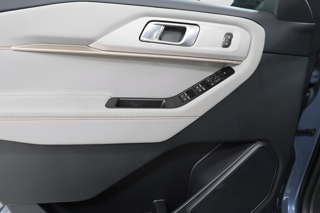 2026 Ford Explorer Active - Photo 21