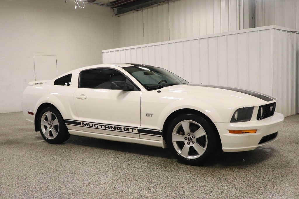 Used 2006 Ford Mustang GT with VIN 1ZVHT82HX65216992 for sale in Hicksville, OH