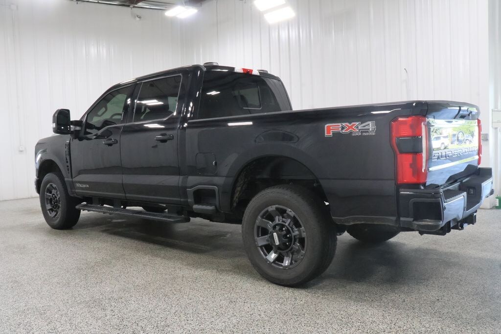 Used 2024 Ford F-250SD Lariat Truck