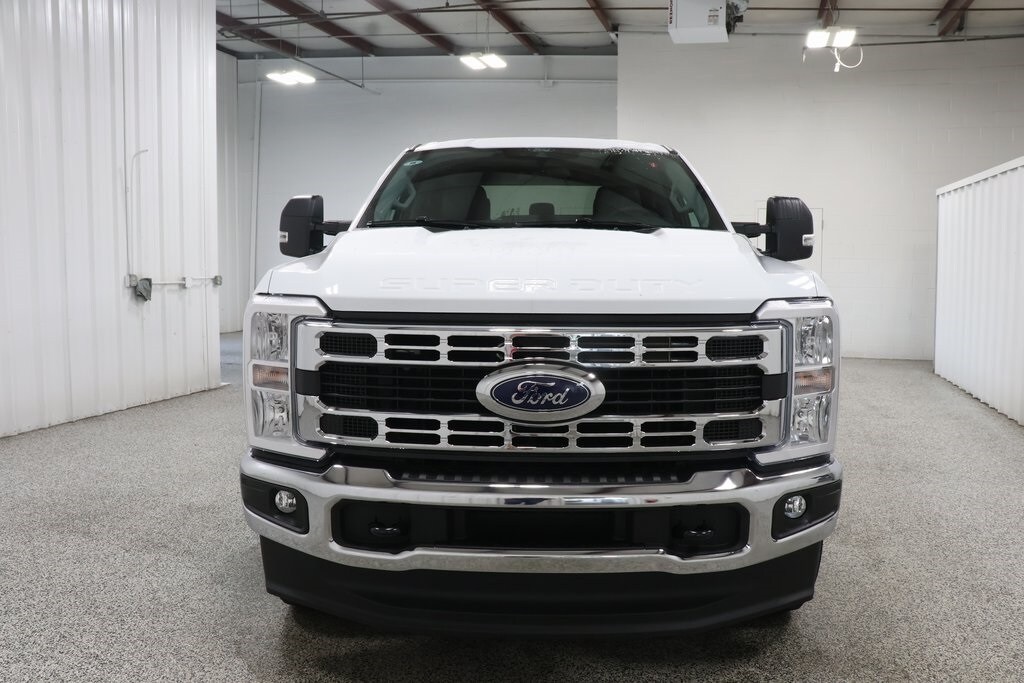 2026 Ford F-350 photo 3