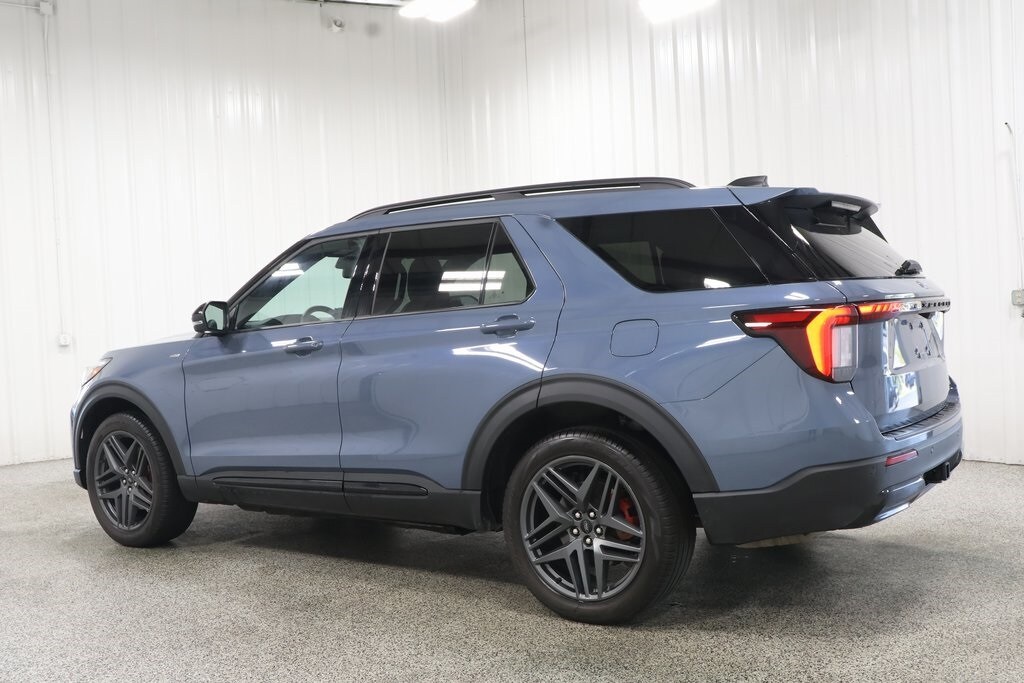 2025 Ford Explorer ST-Line photo 3