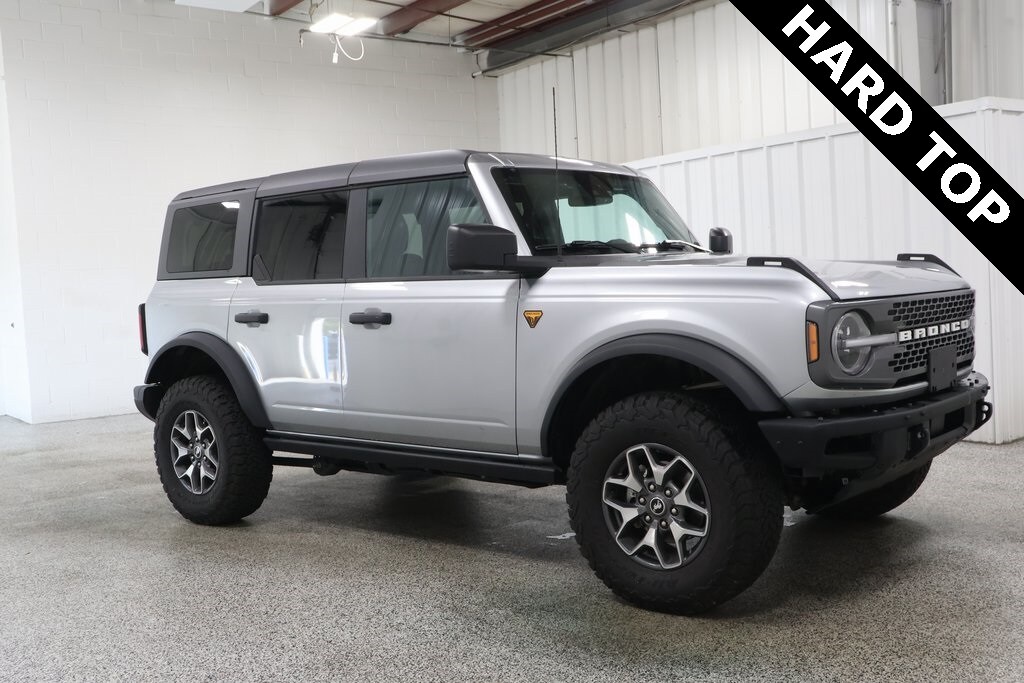 2024 Ford Bronco Badlands photo 2