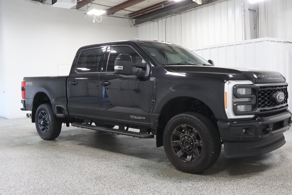 2023 Ford F-350 photo 2