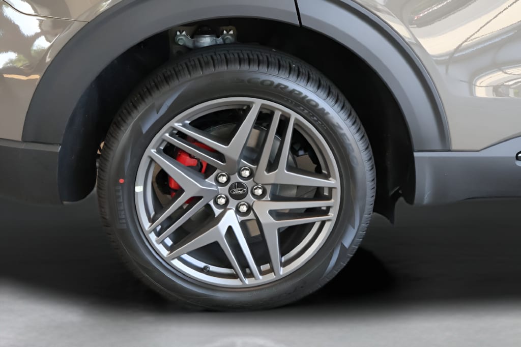 2026 Ford Explorer ST-Line - Photo 32