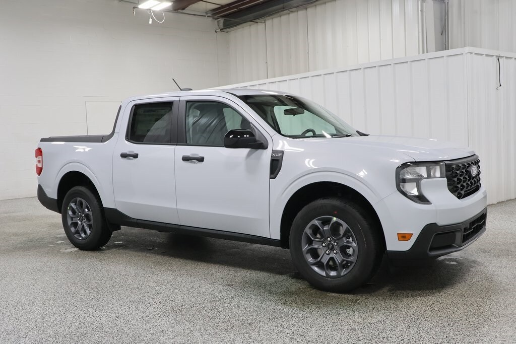 2025 Ford Maverick XLT photo 2