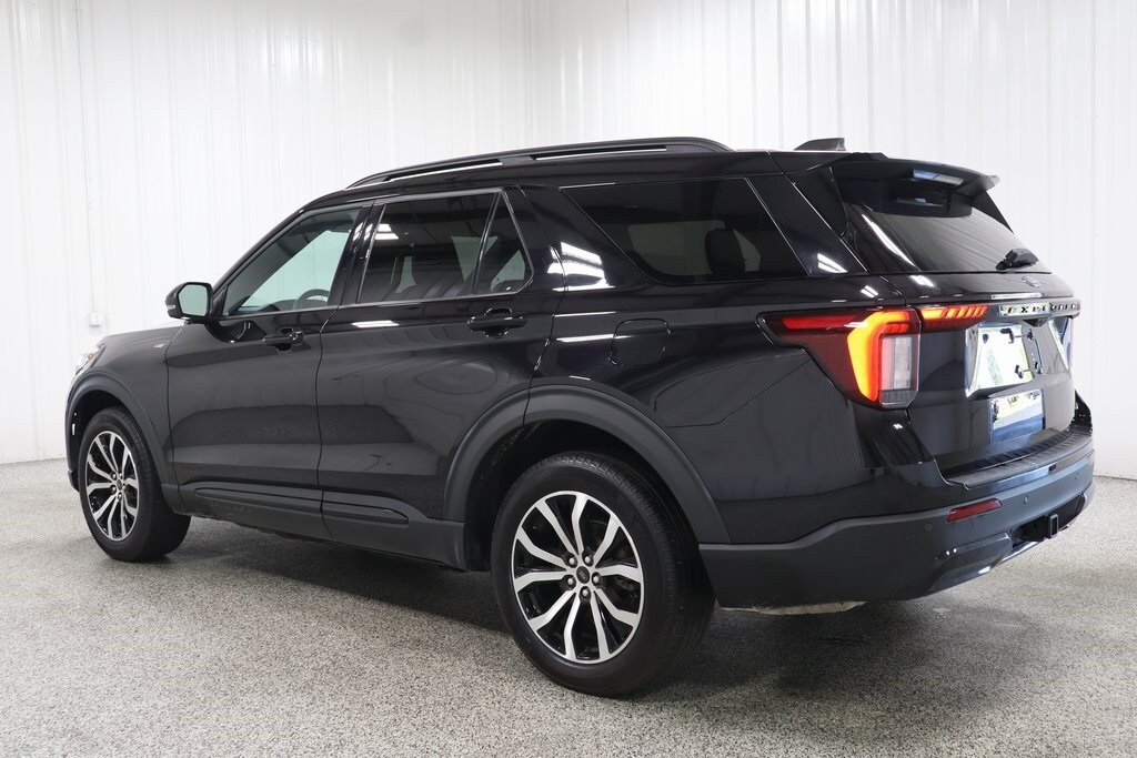 2025 Ford Explorer ST-Line photo 3