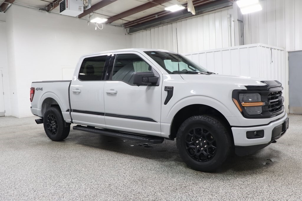 2024 Ford F-150 XLT photo 2
