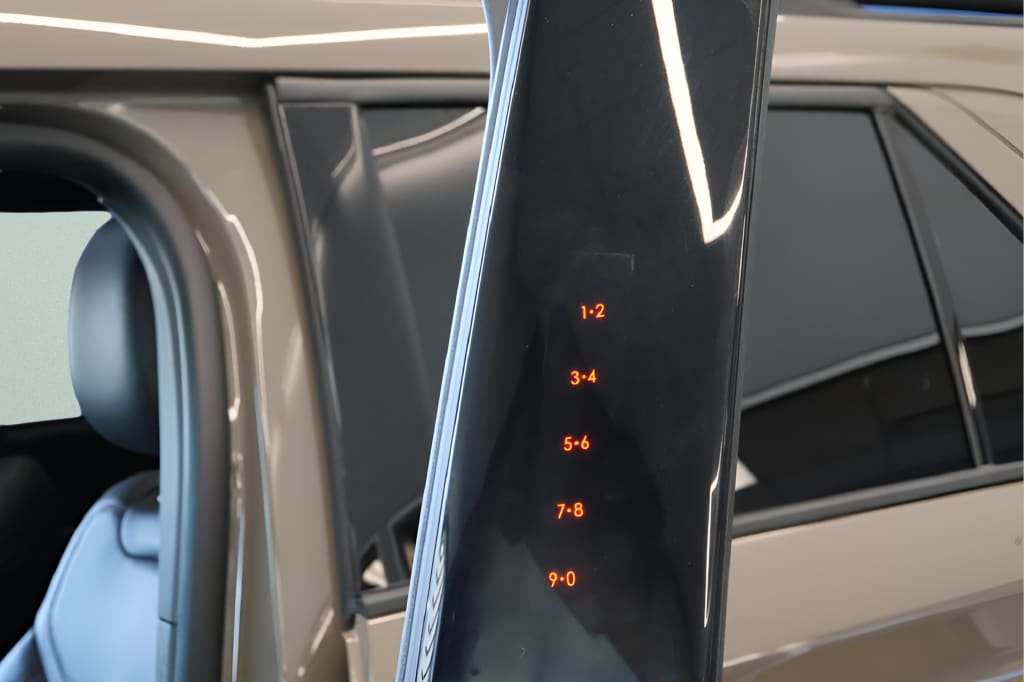 2026 Ford Explorer ST-Line - Photo 35