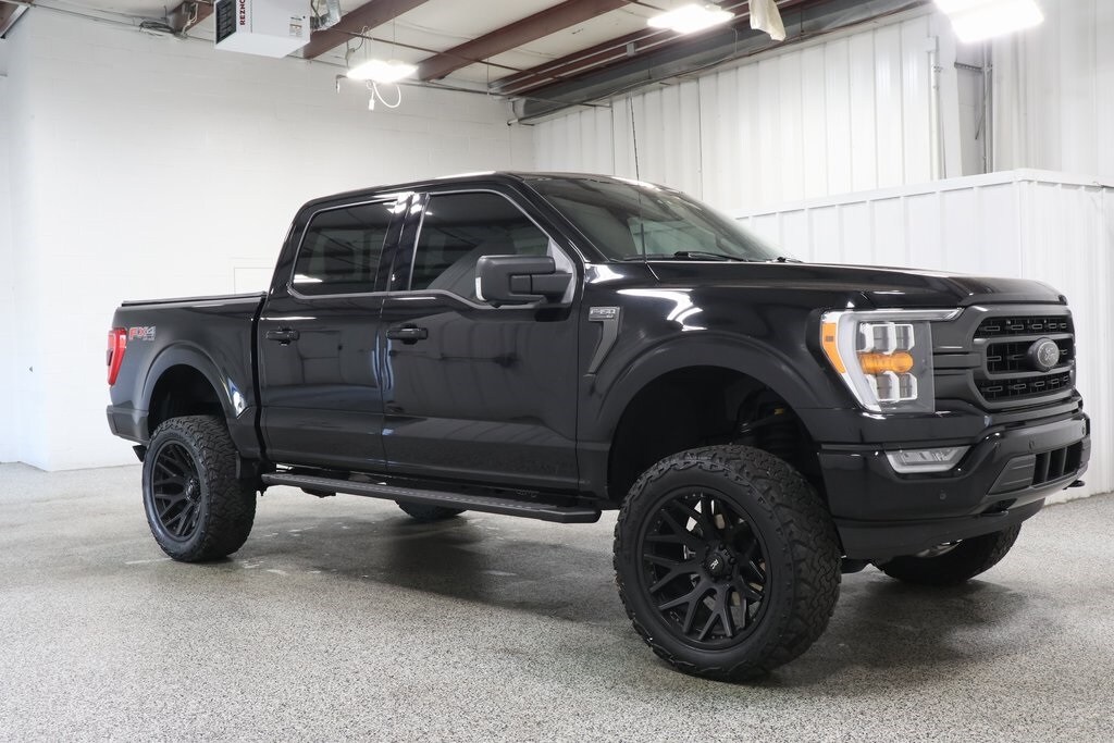 2023 Ford F-150 XLT photo 2