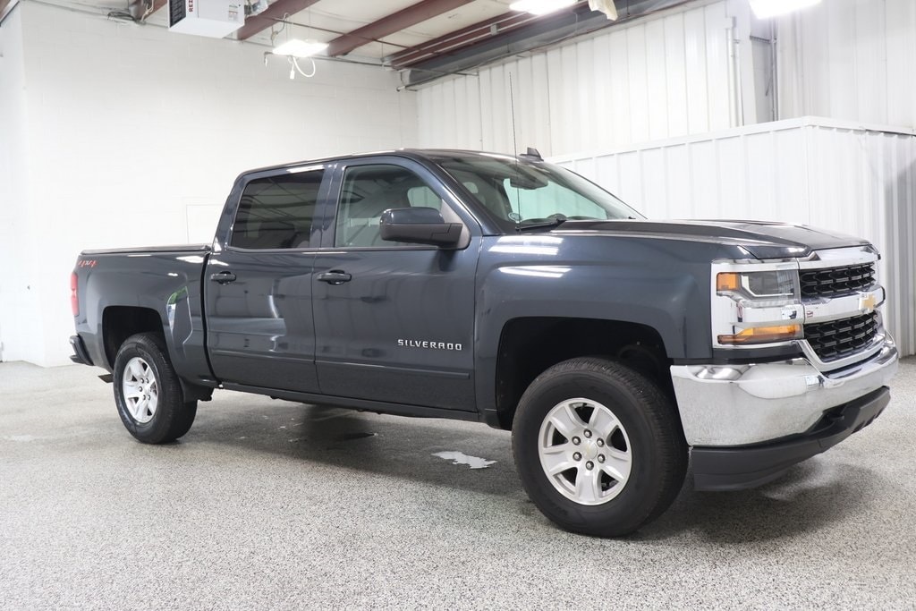 Used 2018 Chevrolet Silverado 1500 LT with VIN 3GCUKREC4JG277041 for sale in Hicksville, OH